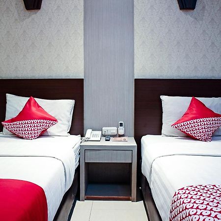 Oyo 1009 Hotel Bumi Malaya 棉兰 外观 照片