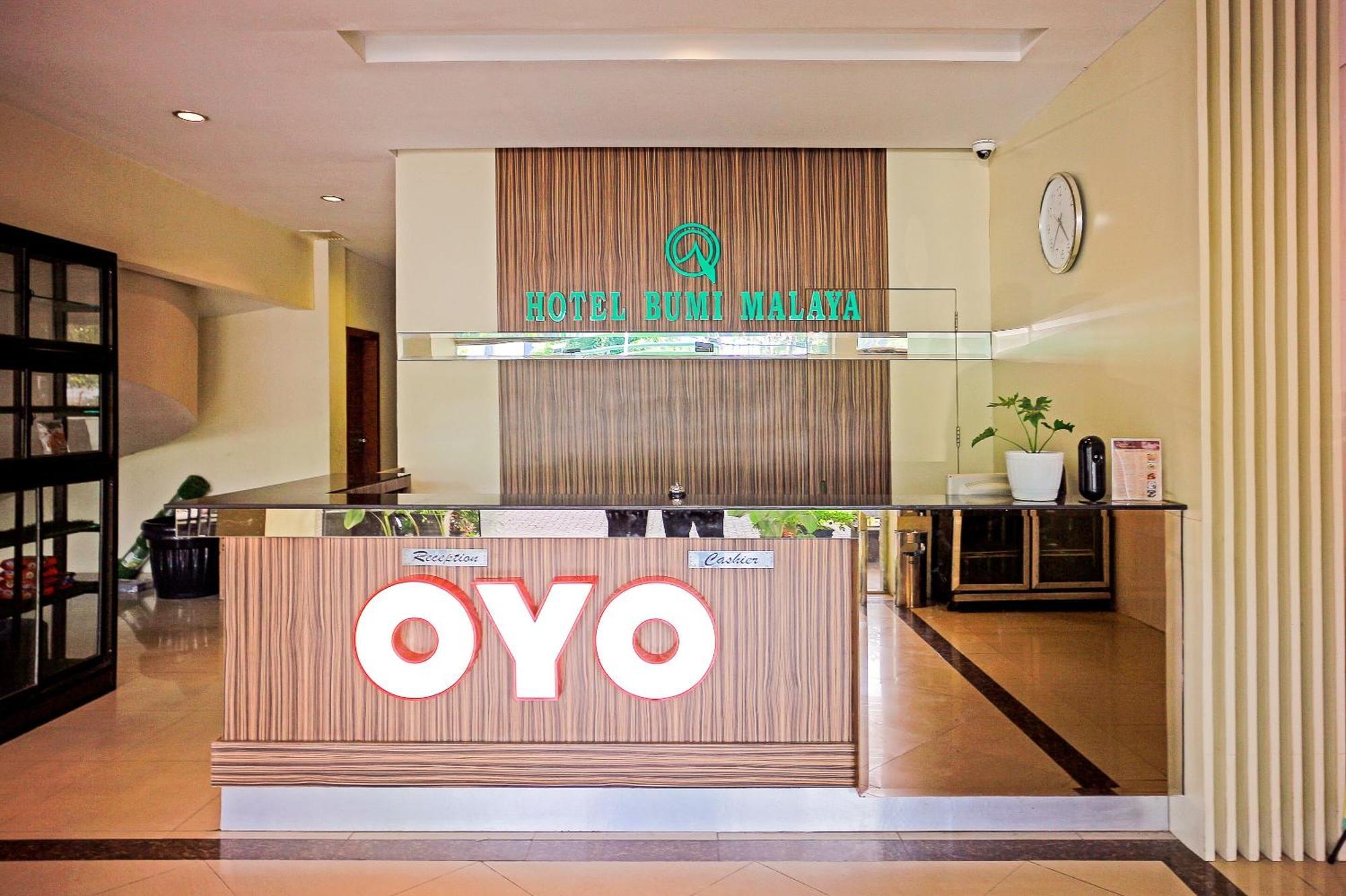 Oyo 1009 Hotel Bumi Malaya 棉兰 外观 照片