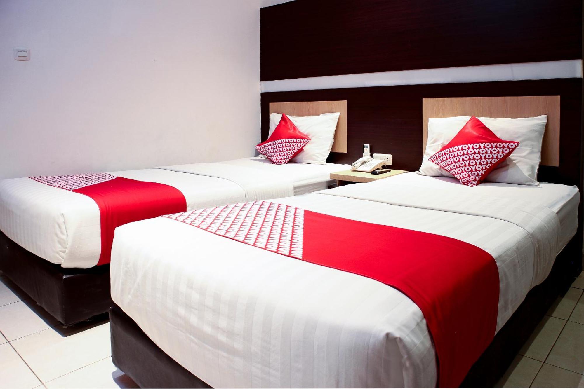 Oyo 1009 Hotel Bumi Malaya 棉兰 外观 照片