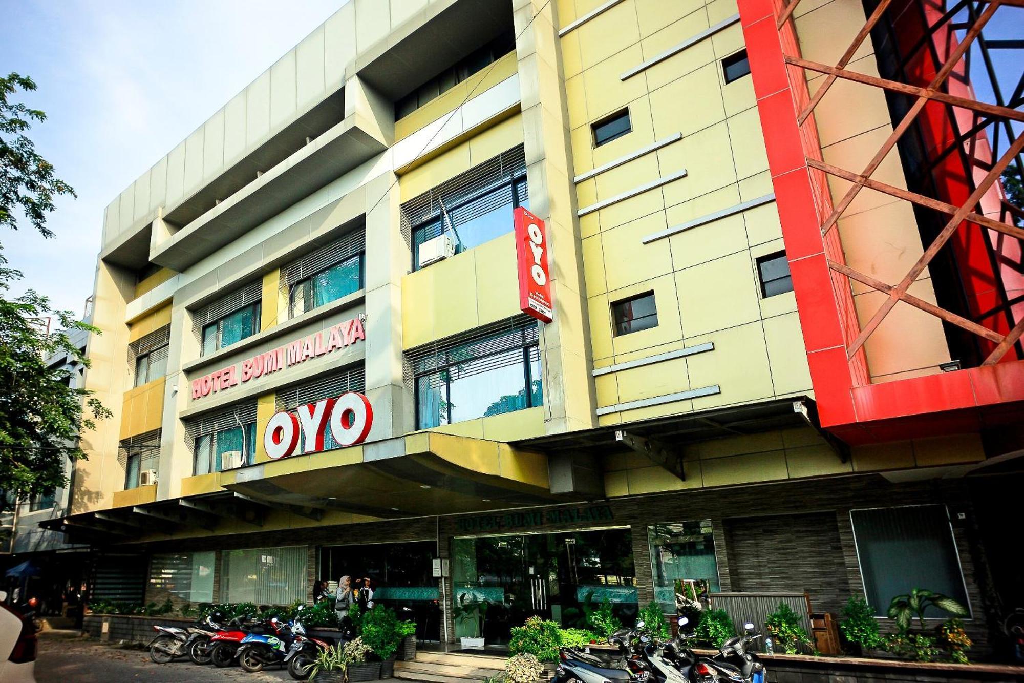 Oyo 1009 Hotel Bumi Malaya 棉兰 外观 照片